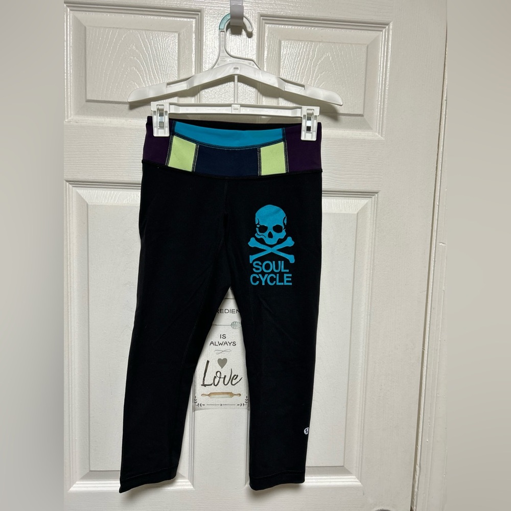 Lululemon Soul Cycle Inspire Skull Crop Black Color Block Leggings Size 4
